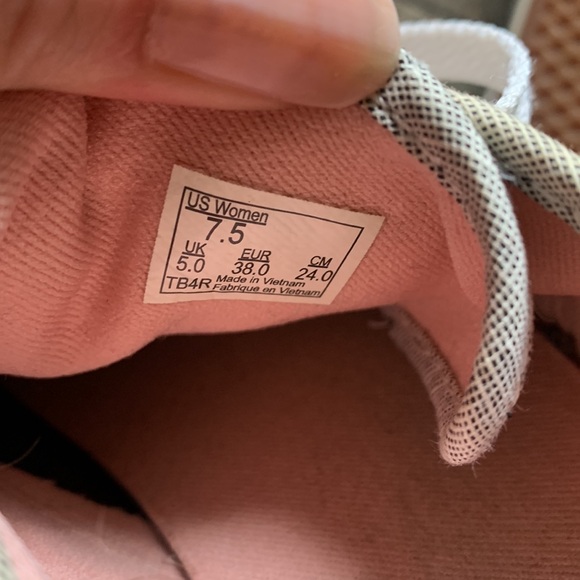 Vans - Picture 8 of 10